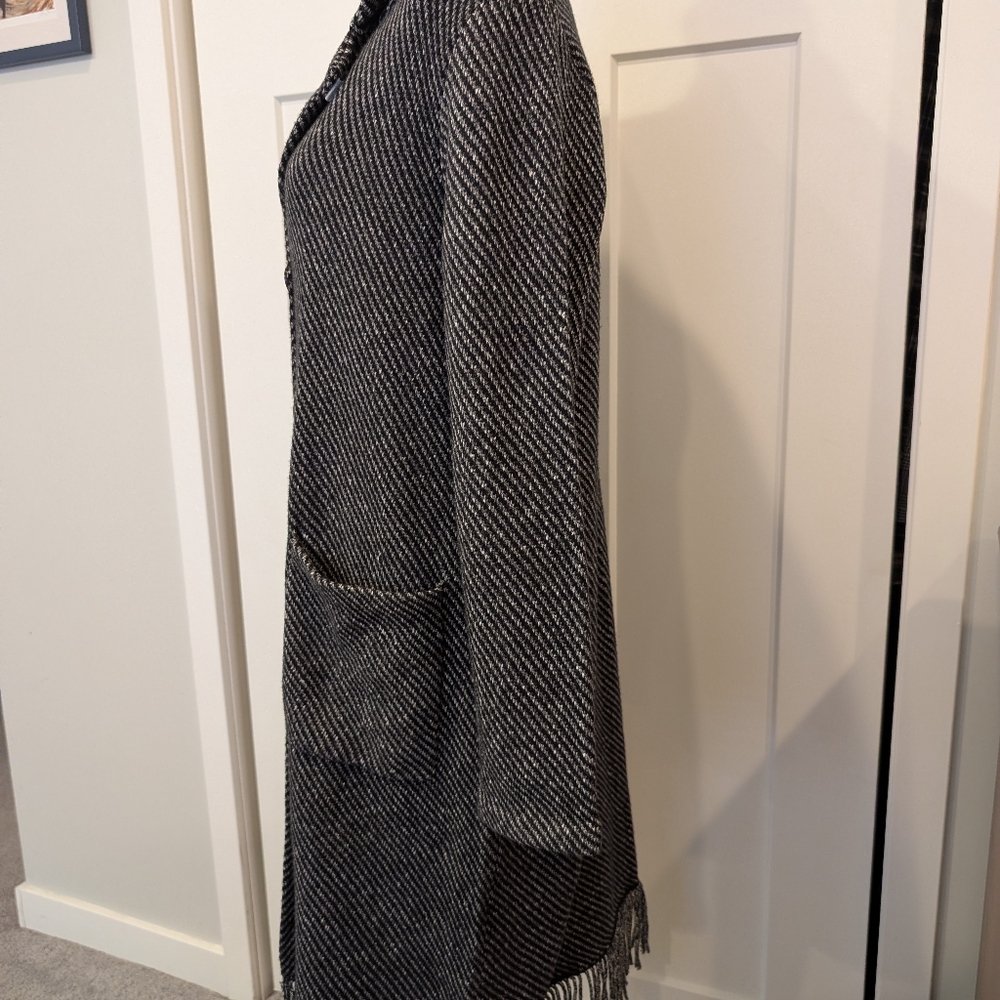 J Jill Herringbone Sweater W/Fringe Black M New - Picture 2 of 13